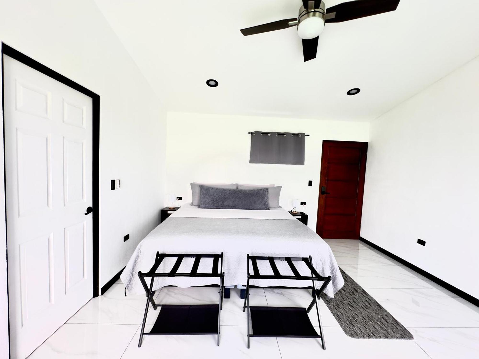 Black & White Apartments Monteverde Exterior photo