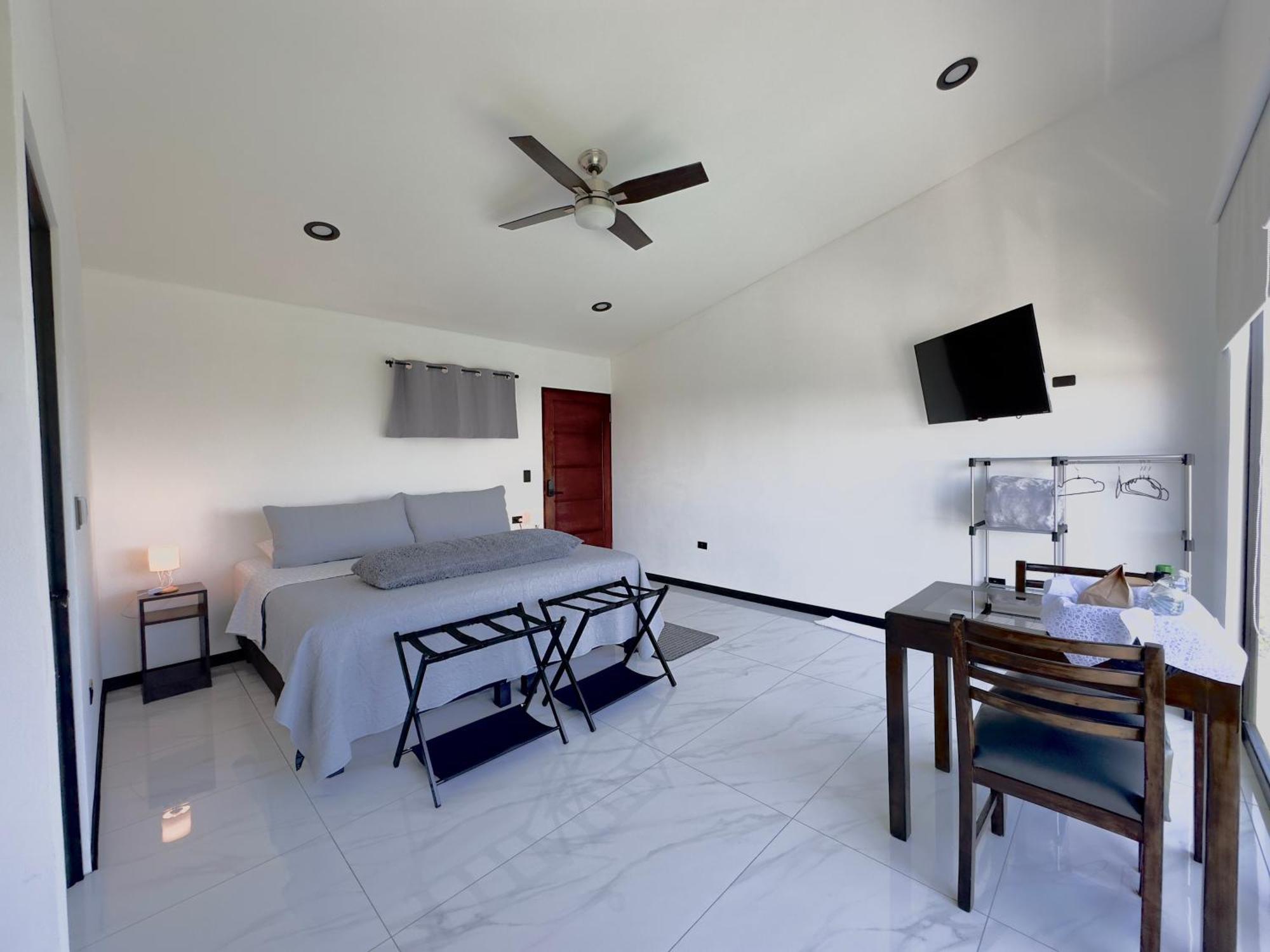 Black & White Apartments Monteverde Exterior photo